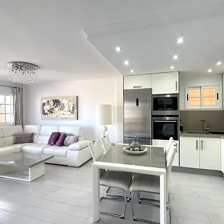 Stunning 2 Bedroom In Cristianos K203 Апартаменты *