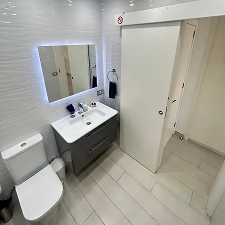 Stunning 2 Bedroom In Cristianos K203 Апартаменты *