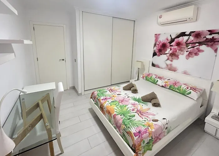 Stunning 2 Bedroom In Cristianos K203 *