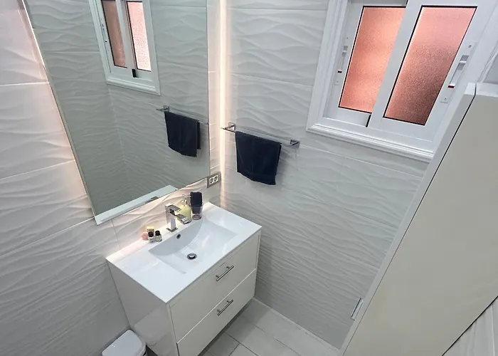 Stunning 2 Bedroom In Cristianos K203 Апартаменты Лос Кристианос